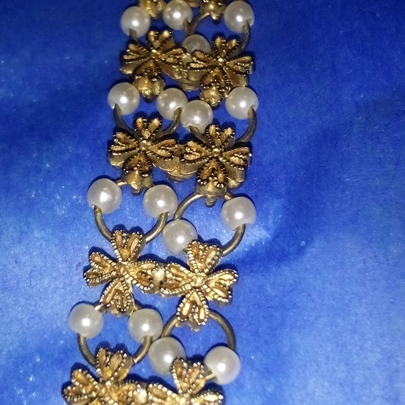 Beautiful Vintage Clover And Faux Pearl Bracelet 7 1/4 Inches Christmas - Picture 7 of 10